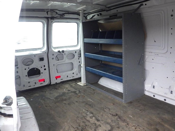 2012-ford-e350-image-18