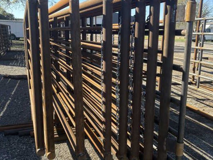 #40-•-freestanding-panels-24'-w/-12'-gate-image-4