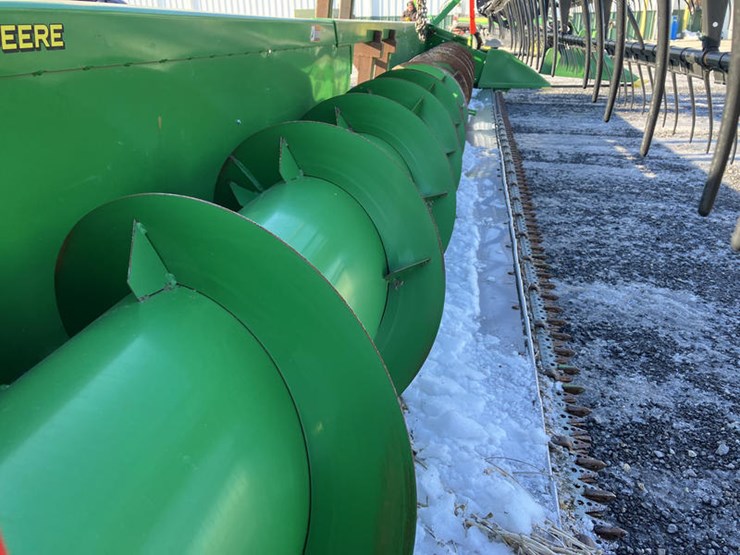 john-deere-630f-image-12