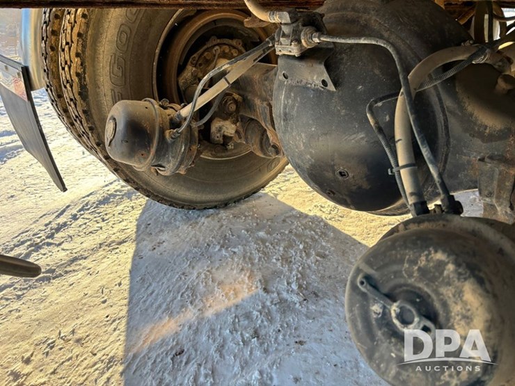 international-4900-image-49