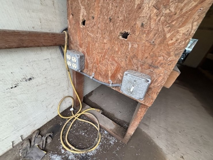 2006-ford-e350-image-16