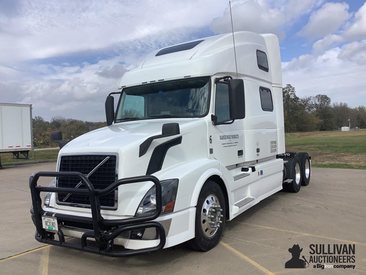 2015-volvo-vnl-t/a-truck-tractor-image-1