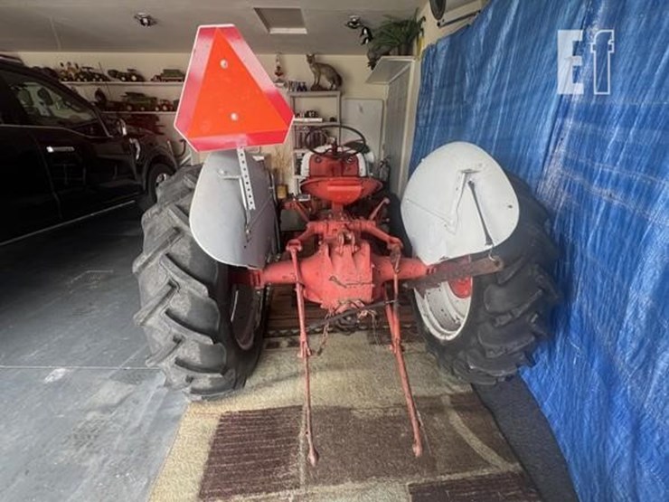 ford-tractor-image-9