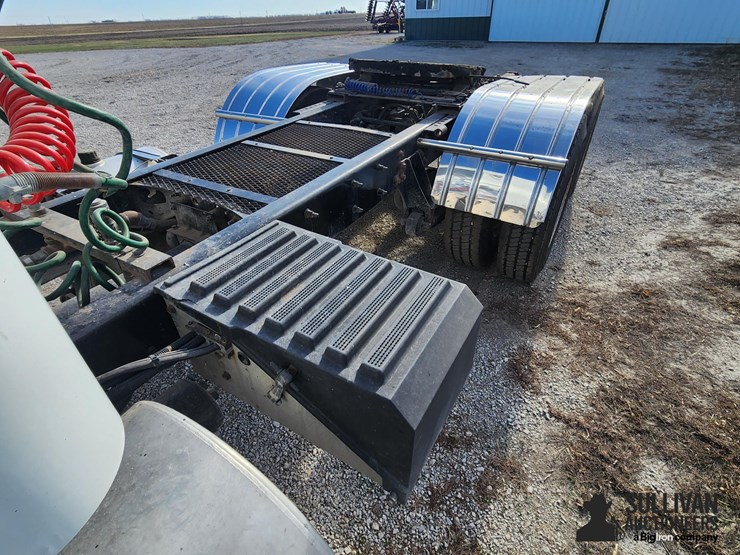 2007-international-9400i-t/a-truck-tractor-image-11