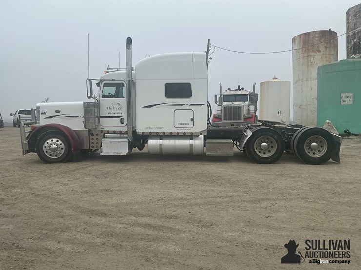 peterbilt-379-image-8