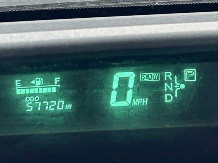 2004-toyota-prius-hybrid-sedan-image-25