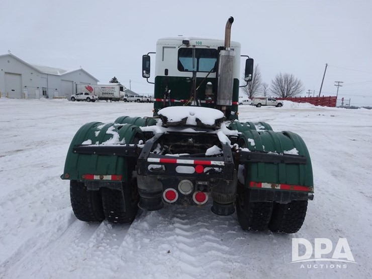 2007-freightliner-columbia-112-image-25