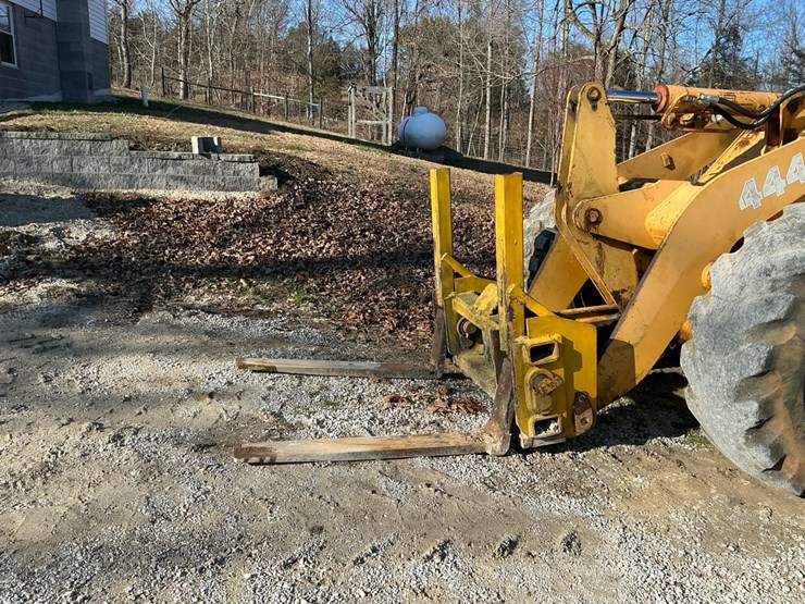 1989-deere-444e-image-56