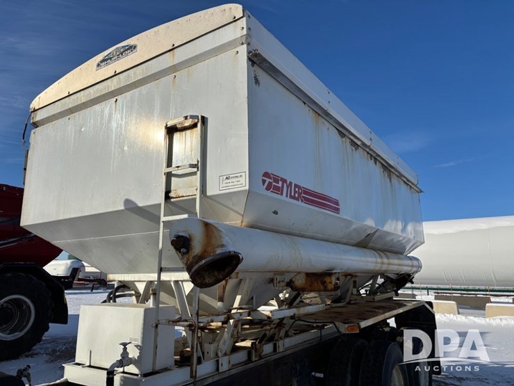 1998-freightliner-fl80-image-32