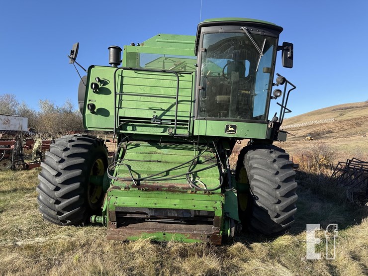 john-deere-8820-image-2