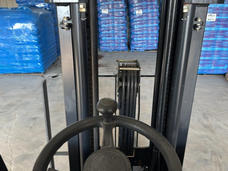 #112-•-2021-clark-s25cl-forklift-image-33