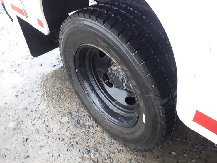 2006-ford-f550-image-23