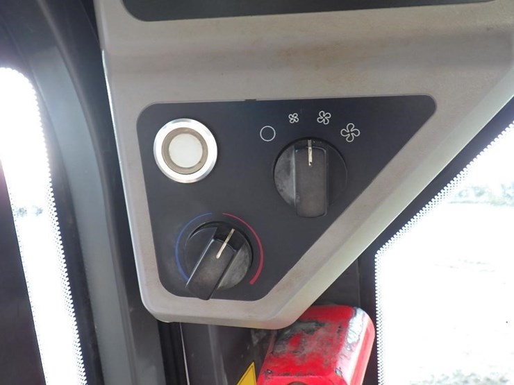 volvo-mct135c-image-25