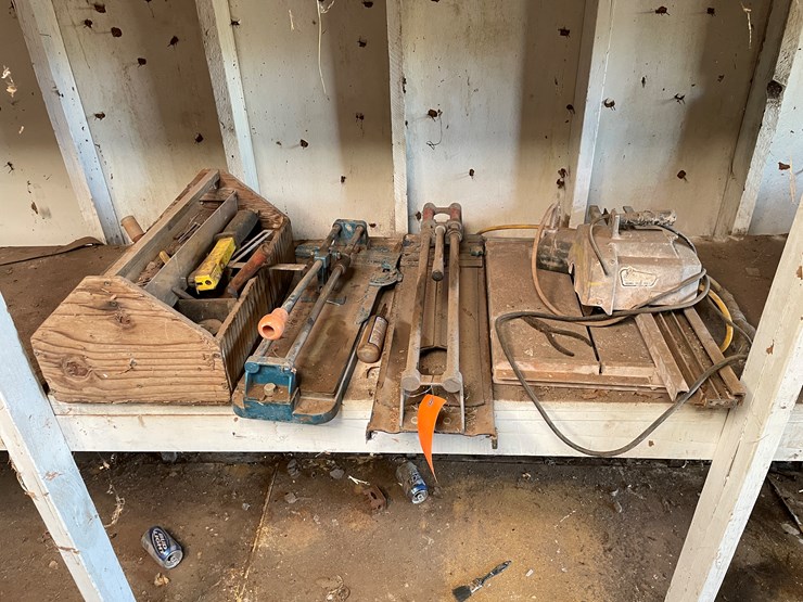 #3719-•-tile-saw,-cutters-and-hardware-box-image-1