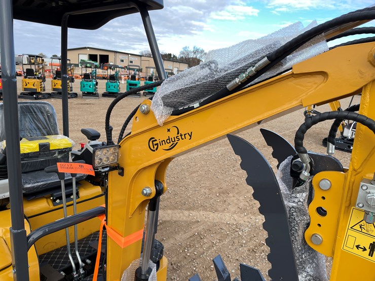 #9217-•-2025-unused-cfg-mini-excavator-image-9
