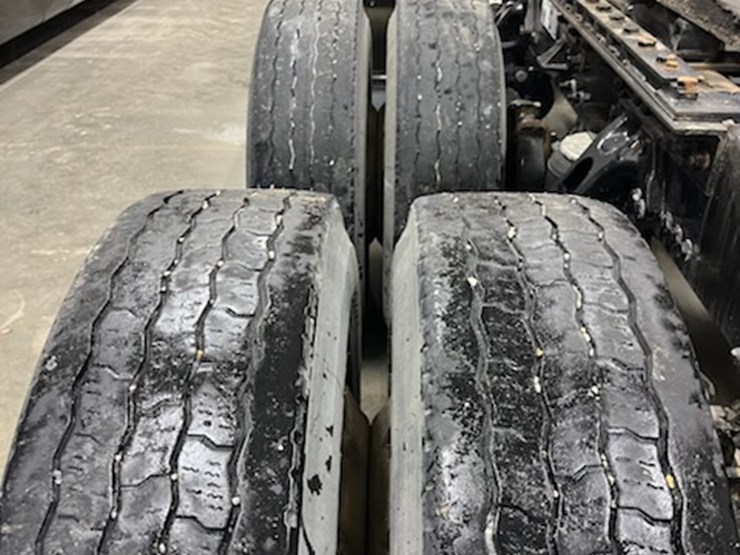 2018-kenworth-t680-image-18