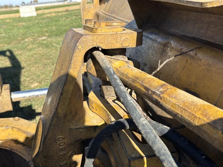 caterpillar-d4h-image-25