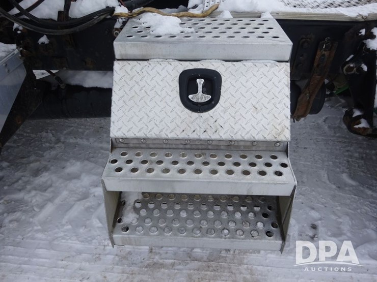 2007-freightliner-columbia-112-image-103