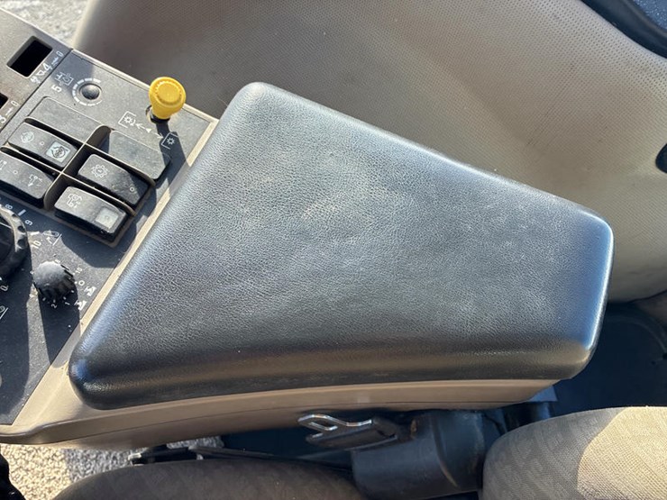 case-ih-mx215-image-74