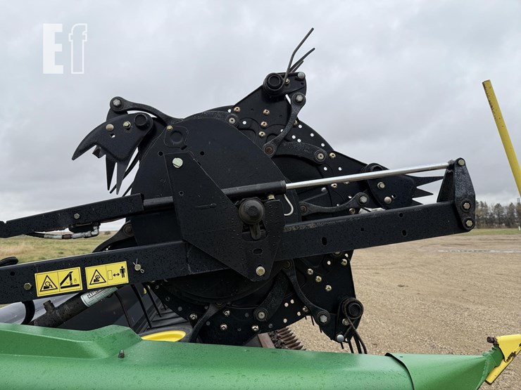 2013-john-deere-435d-image-19