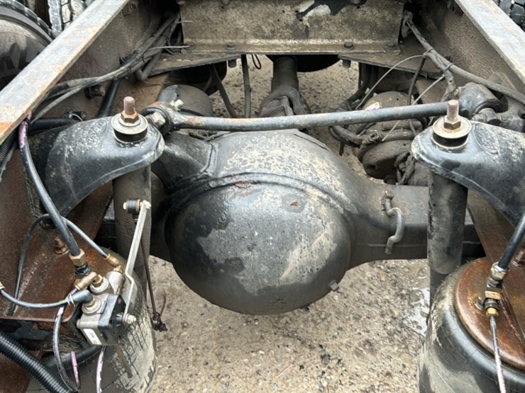 2006-peterbilt-379-image-25