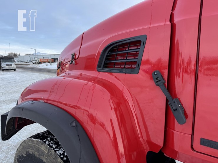 2004-mack-granite-cv713-image-25