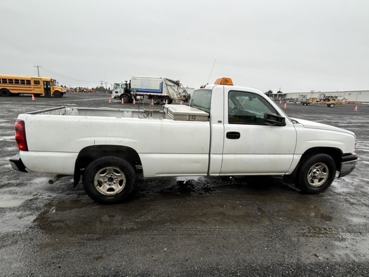 2003-chevrolet-silverado-pickup-image-6