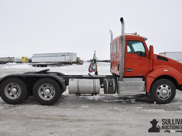 2015-kenworth-t880-image-4