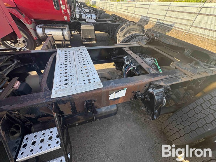 freightliner-m2-106-image-15