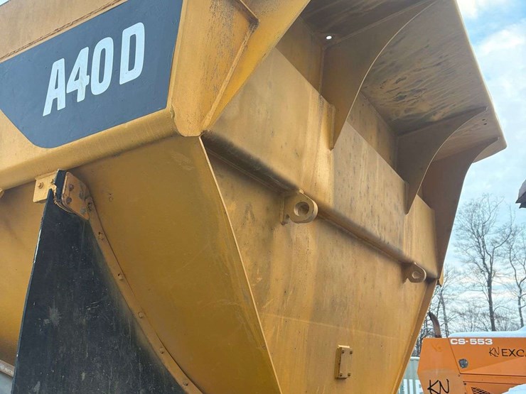 2000-volvo-a40d-image-5