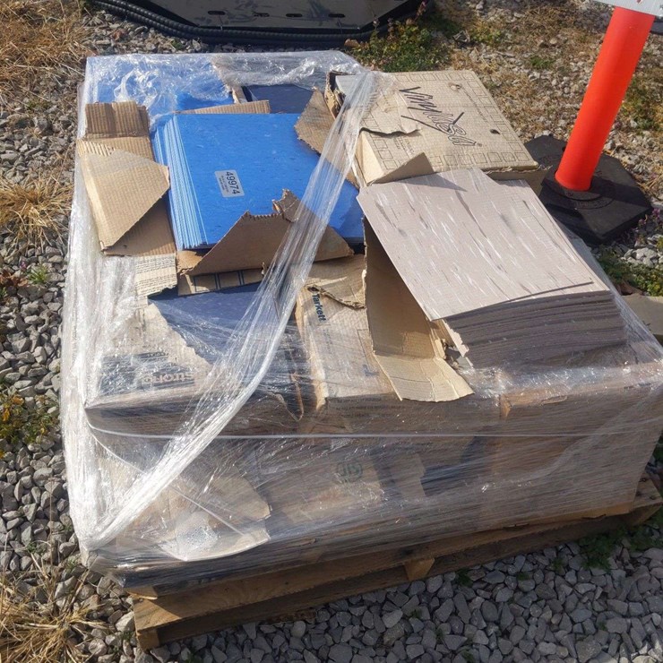 PALLET OF UNUSED VINYL FLOOR TILES