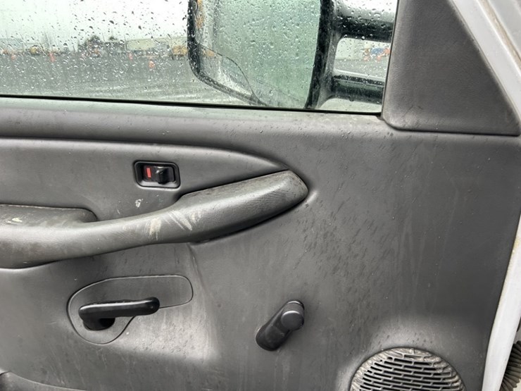 2003-chevrolet-silverado-pickup-image-26