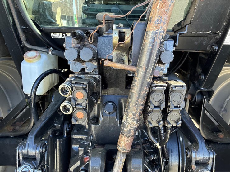 case-ih-mxm155-image-32