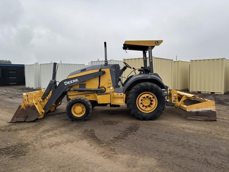 2017-deere-210l-image-5