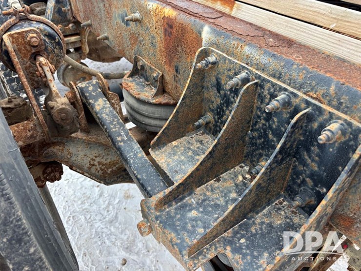 peterbilt-365-image-57