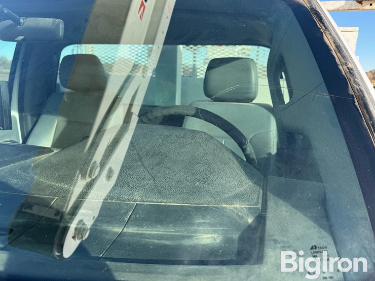 ford-f550-xlt-image-15