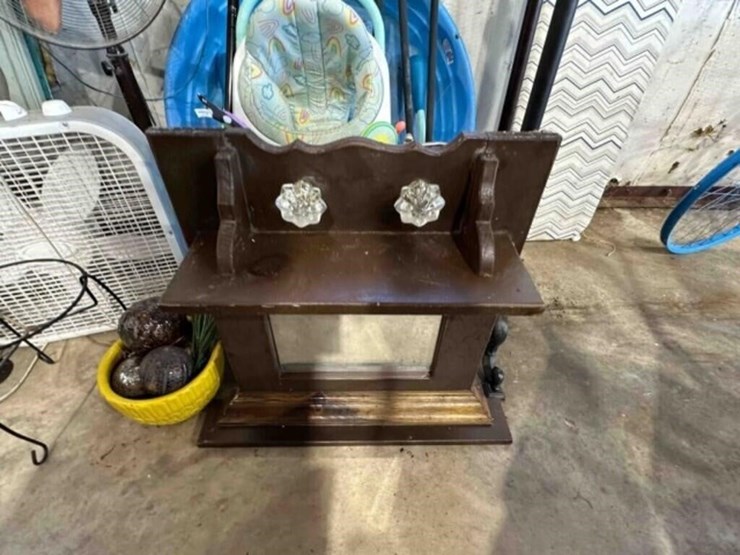 assorted-decor,-fans,-lamps,-doors-etc..-image-2