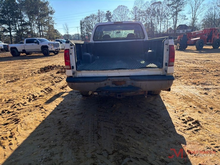 ford-f250-xl-image-4