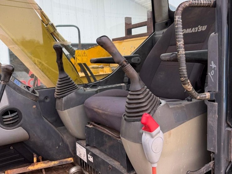 komatsu-pc70-image-23