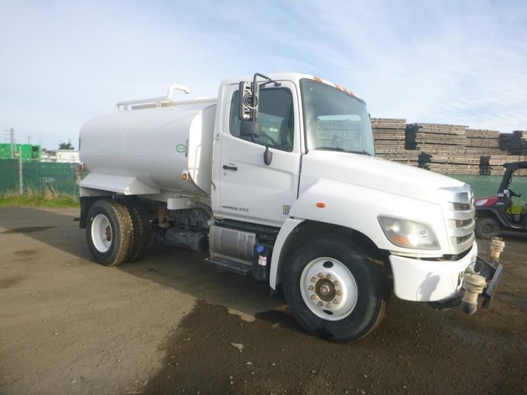 2019-hino-338-image-2