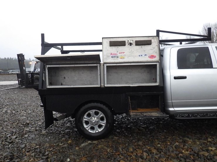 2014-dodge-3500-image-14