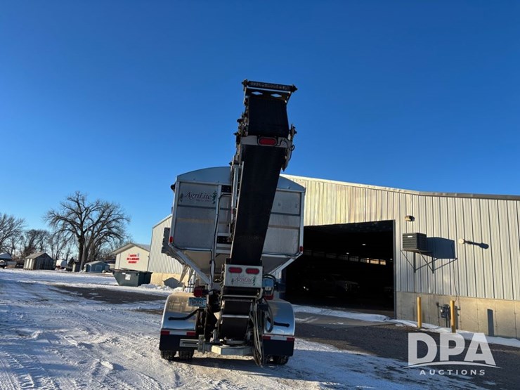 international-4900-image-14