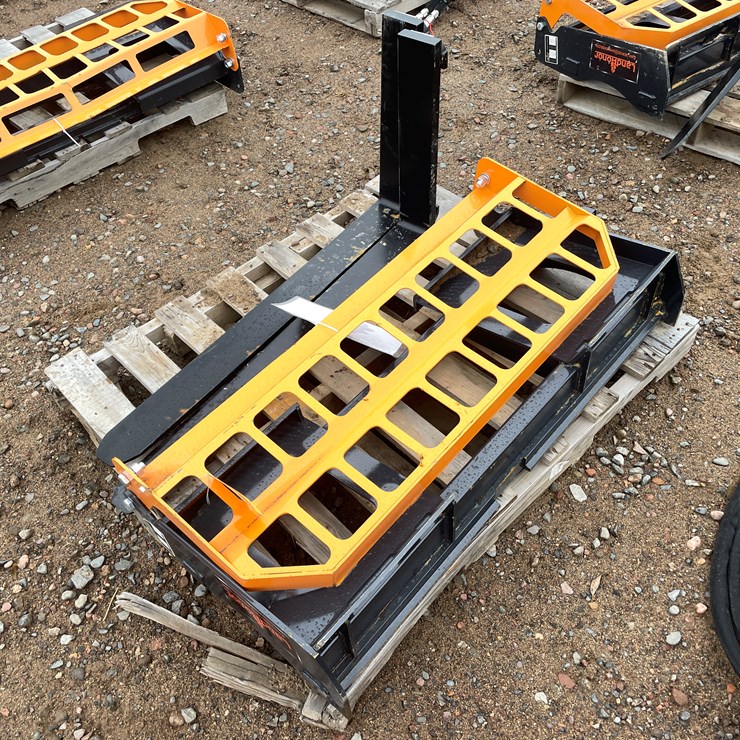 #2060 • Unused 2025 Landhonor Pallet Fork Attachment