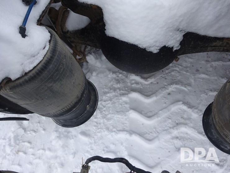 2007-freightliner-columbia-112-image-51