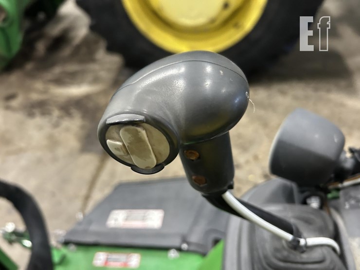 john-deere-1025r-image-22