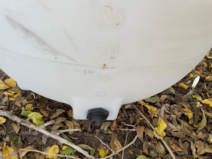 #3712-•-35-gallon-poly-sprayer-image-6