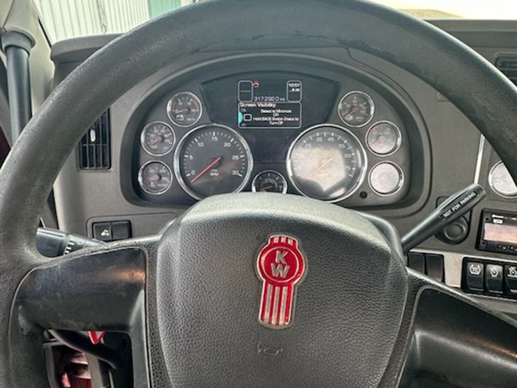 2018-kenworth-t680-image-28