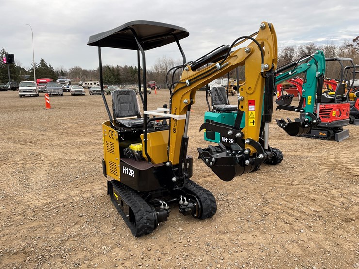 #9222-•-2025-unused-cfg-mini-excavator-image-4