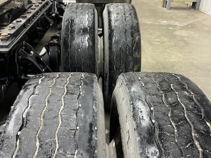 2018-kenworth-t680-image-17