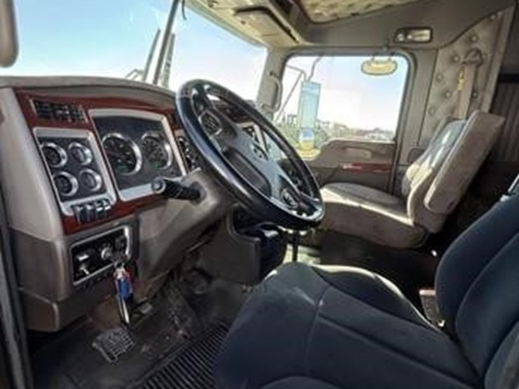 2008-kenworth-t800-image-23